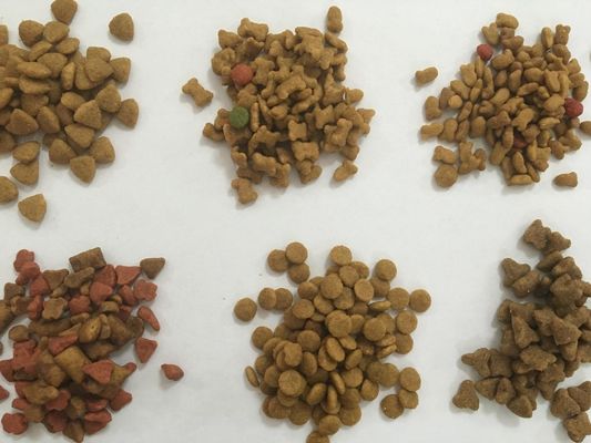 محطة معالجة طعام الكلاب الكاملة الآلية كفاءة عالية 120-150 كيلوغرام / ساعة