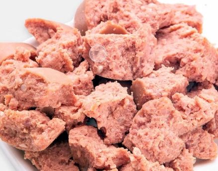 خط إنتاج معالجة أغذية الحيوانات الأليفة الرطبة الأوتوماتيكية بالكامل بسعة كبيرة 500 كجم/ساعة للكلاب والقطط