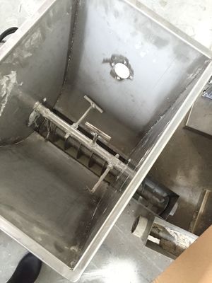 آلة صنع طعام الكلاب الجاف SS304 220 فولت 100 كجم/ساعة