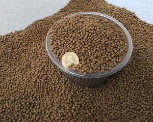 آلة بثق علف الأسماك ببرغي مزدوج 160 كجم/ساعة لخط إنتاج حبيبات علف الحيوانات